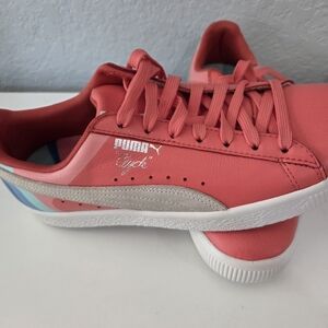 Mens Puma Clyde Pink Sneakers with White and Blue Accents Size 8.5